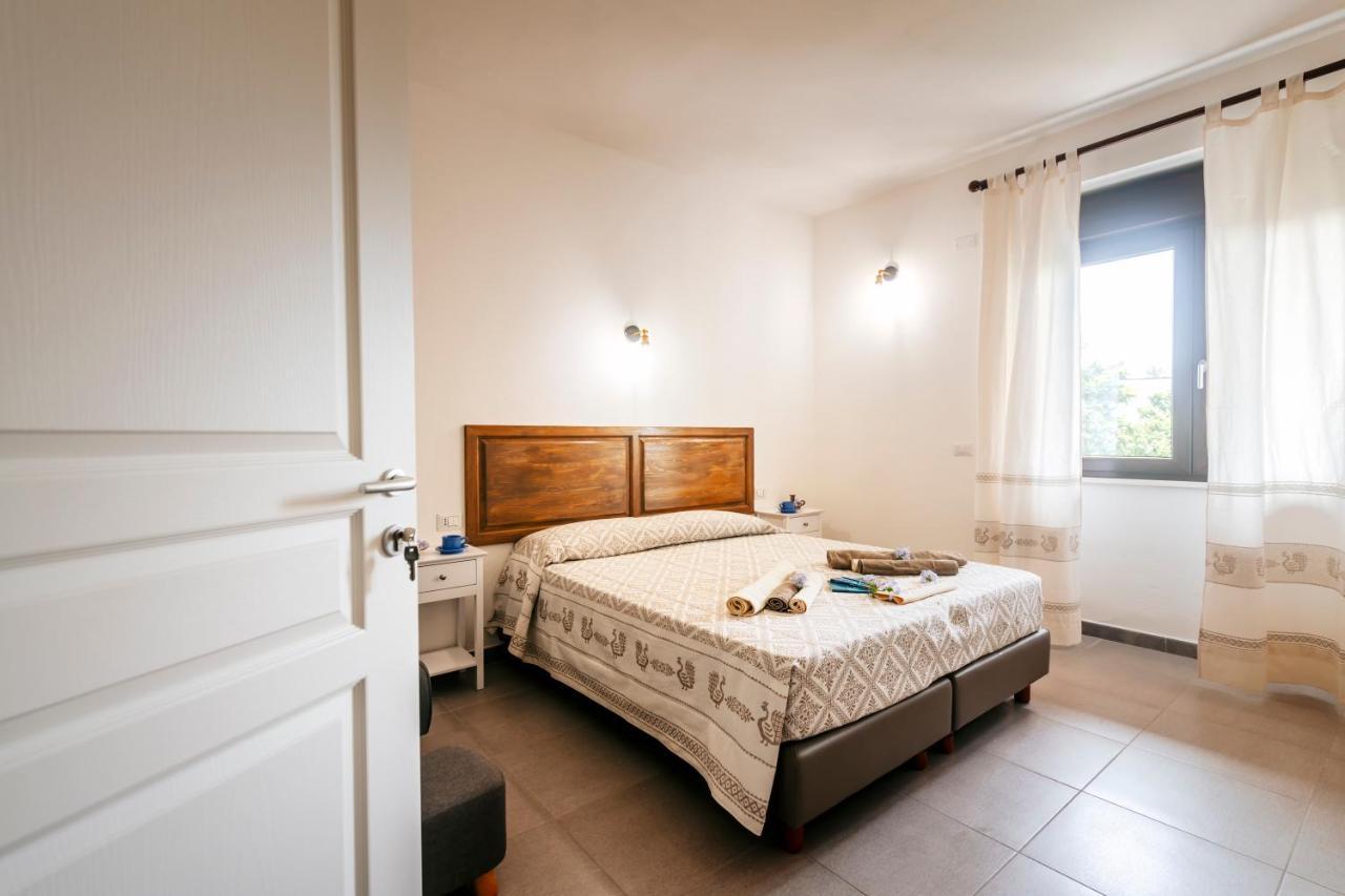 Domo Mediterranea Affittacamere-Guest House SantʼAntìoco 外观 照片