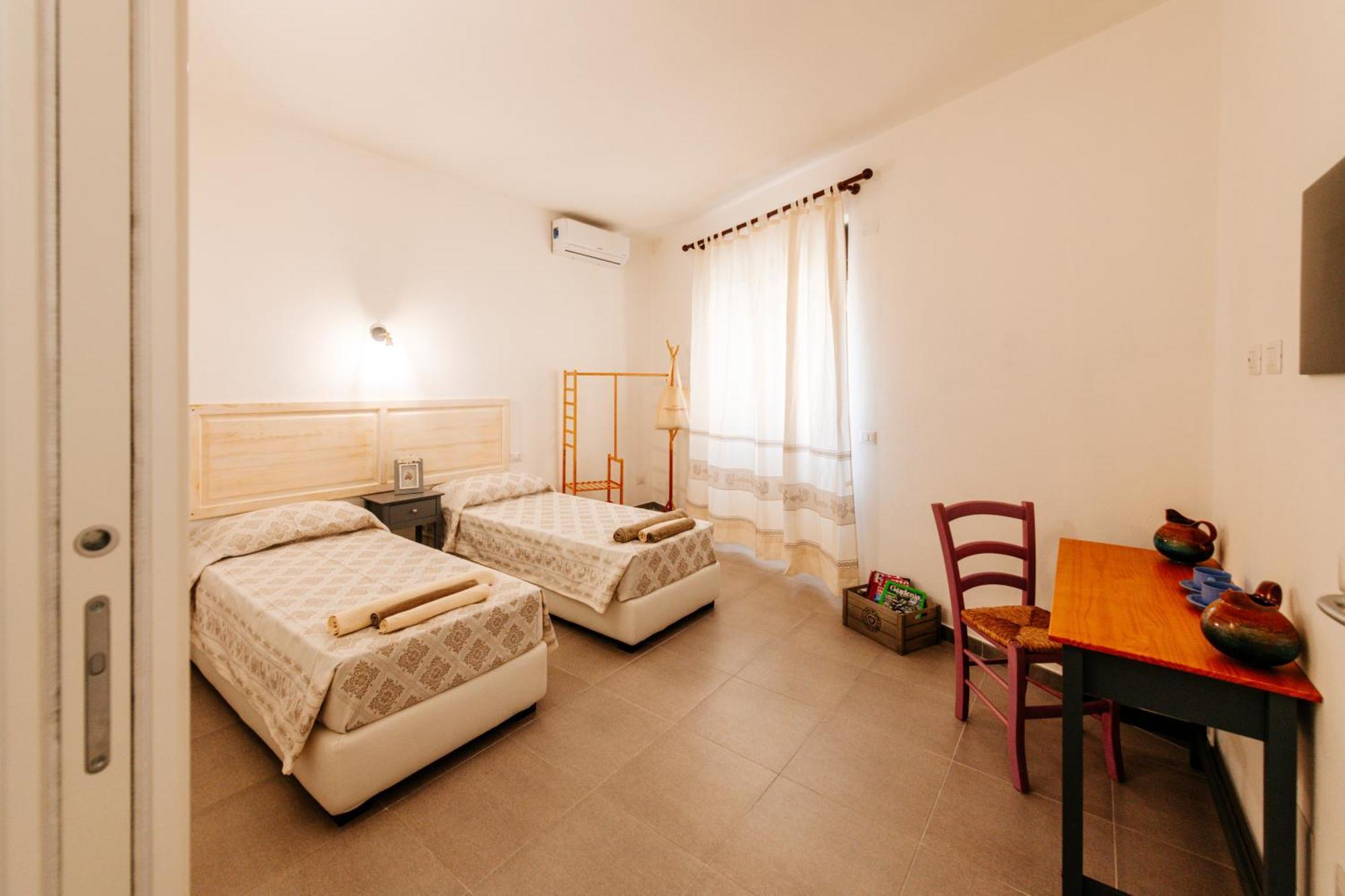 Domo Mediterranea Affittacamere-Guest House SantʼAntìoco 外观 照片