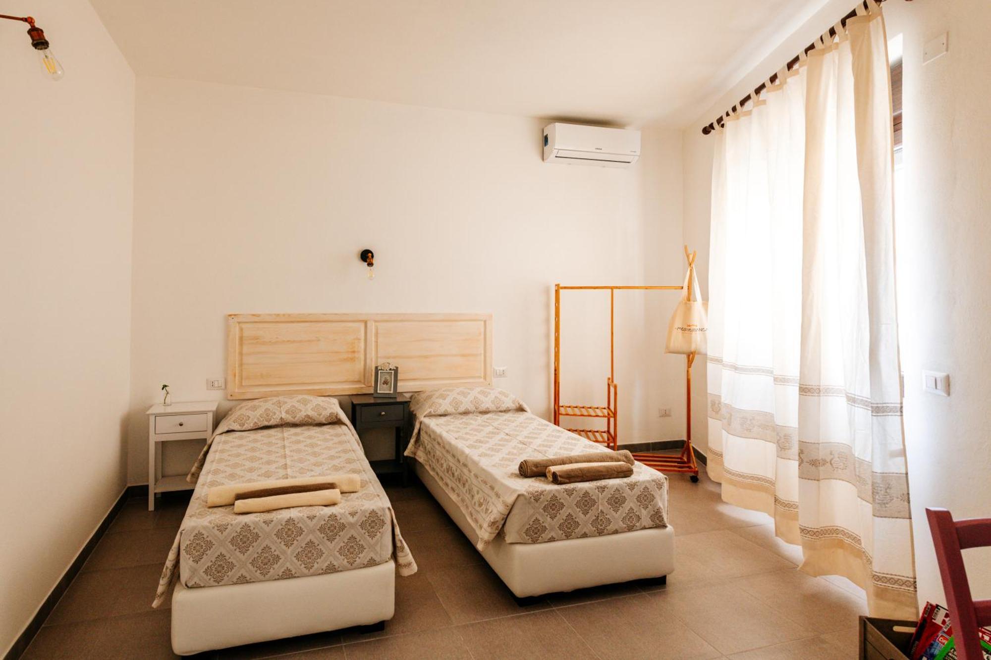 Domo Mediterranea Affittacamere-Guest House SantʼAntìoco 外观 照片